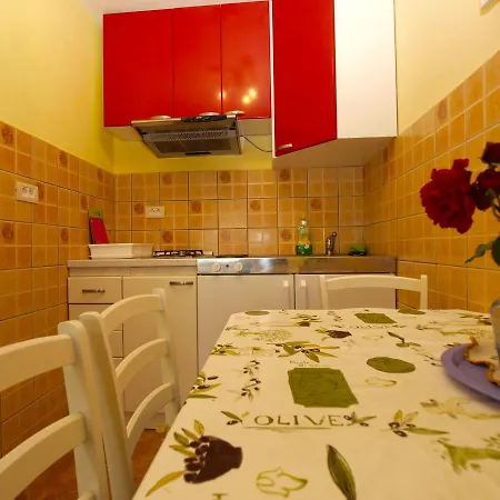 Branko 1645 Apartmán Pula